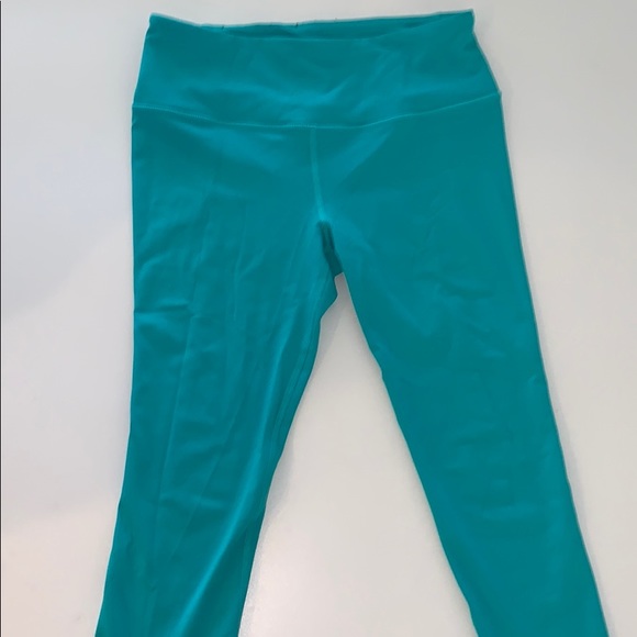 Victoria’s Secret Knockout Capri XS - Picture 2 of 4